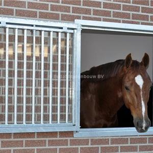 buitenluiken met uitneembaar traliekader